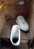 山小屋のトイレ